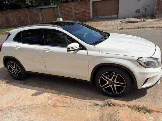 MERCEDES-BENZ GLA 200 1.6 CGI VISION 16V TURBO GASOLINA 4P AUTOMÁTICO
